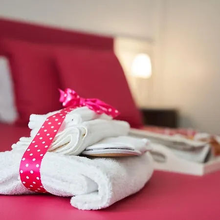 Milleduecento Luxury Nocleg ze śniadaniem 4*